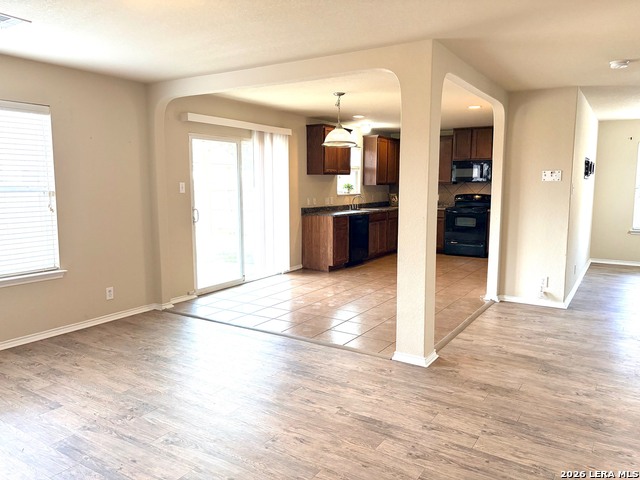 Image 7 of 27 For 118 Arcadia  