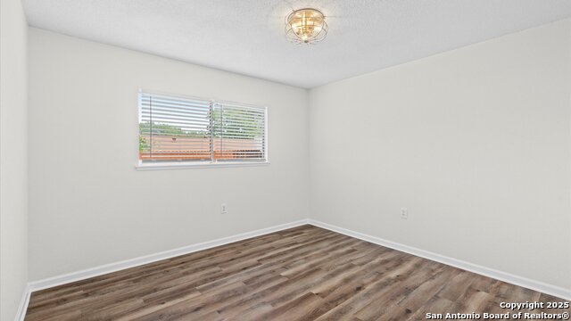 Image 21 of 30 For 5815 Freemans Farm St