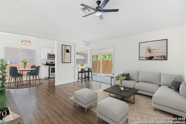 Image 3 of 30 For 5815 Freemans Farm St