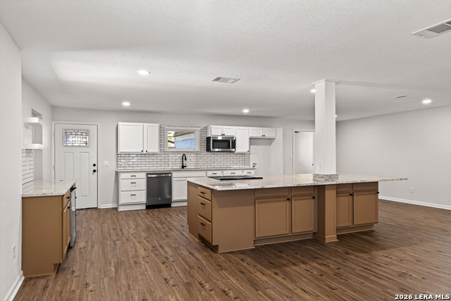 Image 11 of 30 For 192 Oriole  