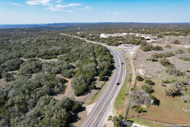 Listing photo id 5 for 8789 Fm 306  