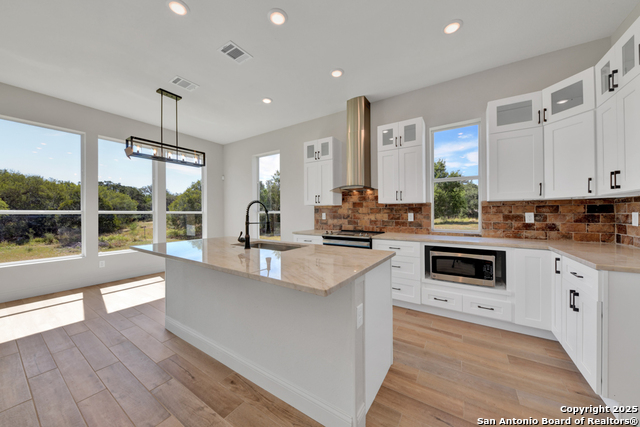 Listing photo id 8 for 105 River Bluff