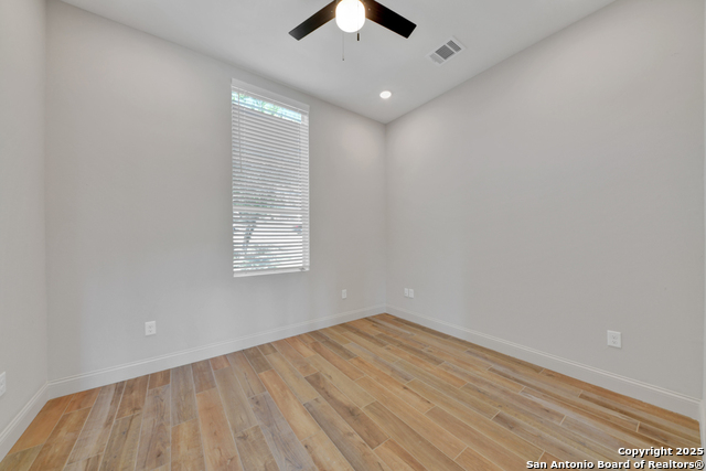 Listing photo id 22 for 105 River Bluff