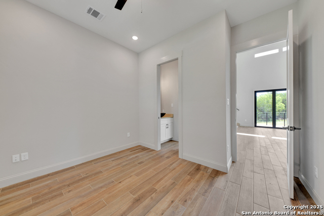 Listing photo id 23 for 105 River Bluff