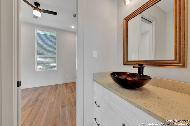Listing photo id 24 for 105 River Bluff
