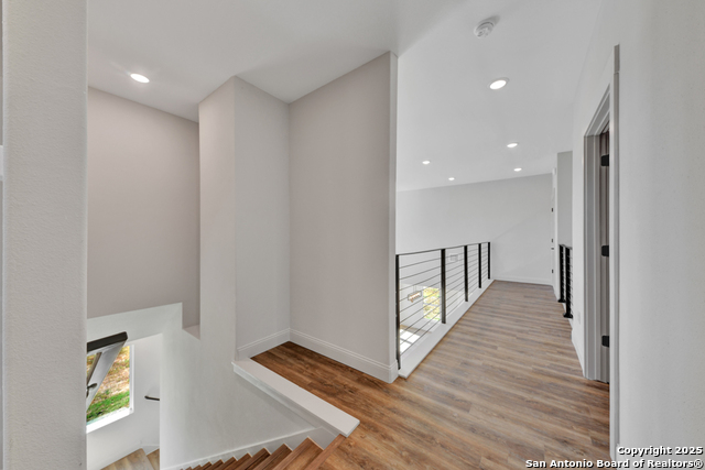 Listing photo id 26 for 105 River Bluff