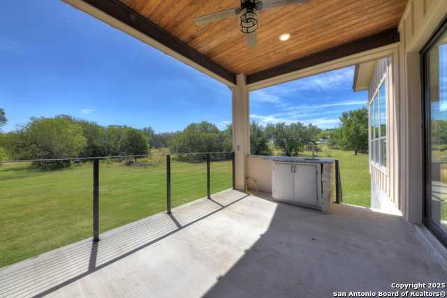 Listing photo id 35 for 105 River Bluff