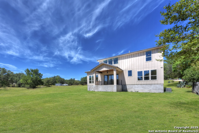 Listing photo id 37 for 105 River Bluff