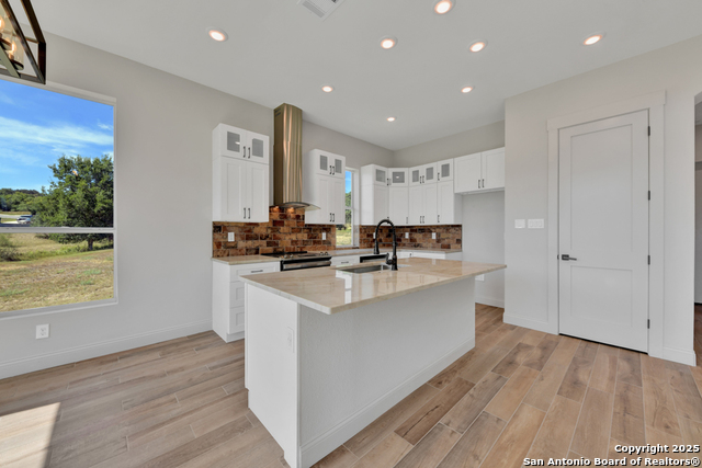 Listing photo id 7 for 105 River Bluff