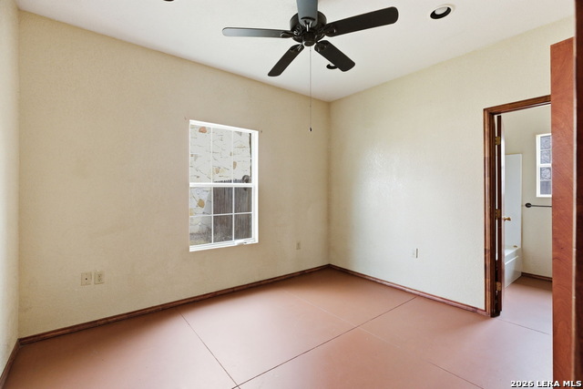 Image 8 of 14 For 414 Harl St  