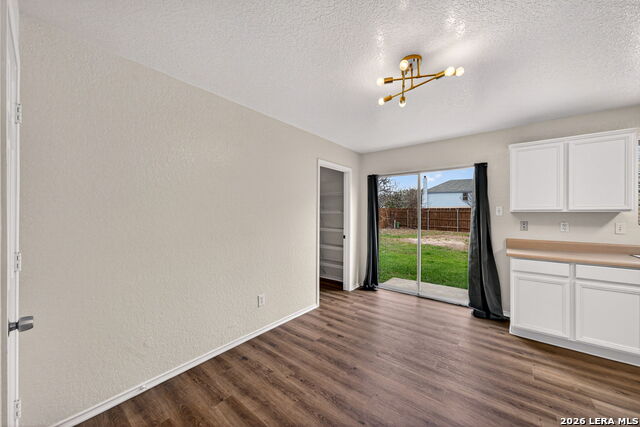 Image 15 of 32 For 9007 Tezel Point