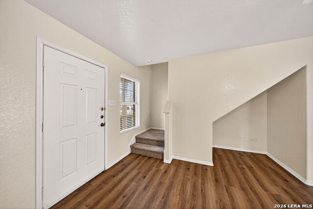 Image 5 of 32 For 9007 Tezel Point