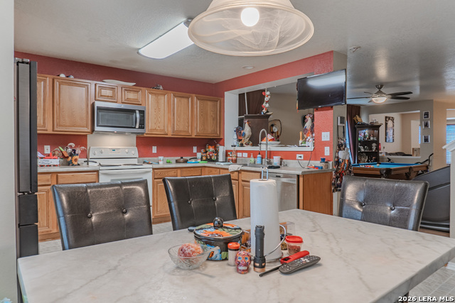 Image 14 of 31 For 11211 Ancient Coach