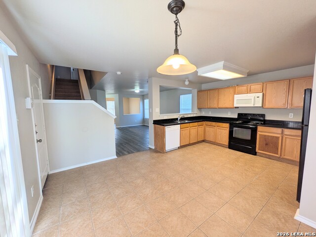 Image 18 of 39 For 4714 Roxio Dr