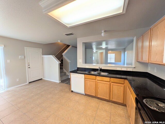 Image 21 of 39 For 4714 Roxio Dr