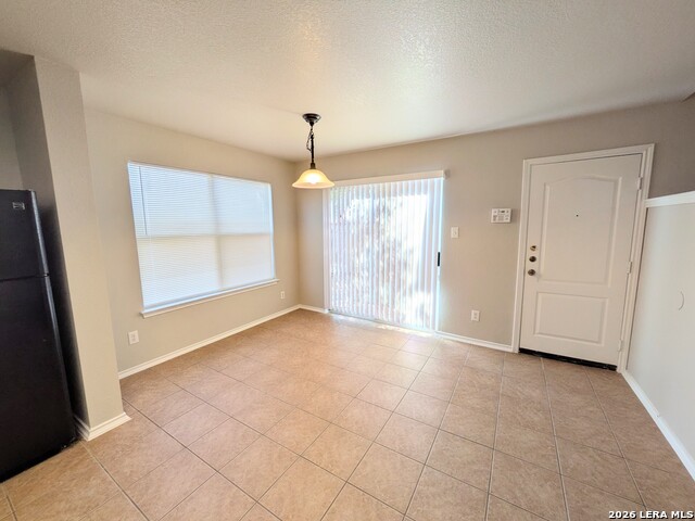 Image 22 of 39 For 4714 Roxio Dr