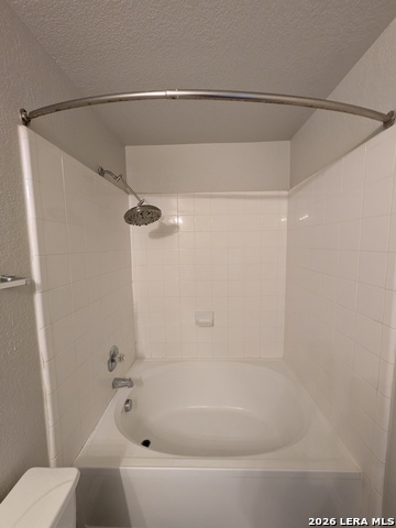 Image 30 of 39 For 4714 Roxio Dr