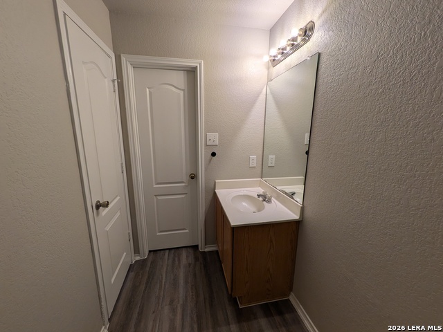 Image 31 of 39 For 4714 Roxio Dr