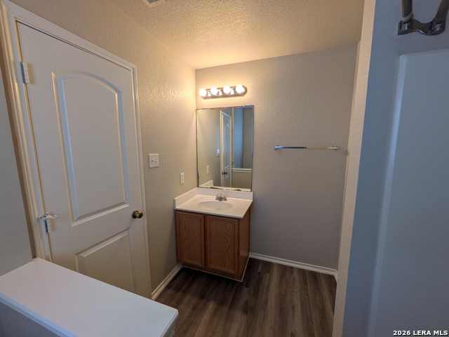 Image 36 of 39 For 4714 Roxio Dr