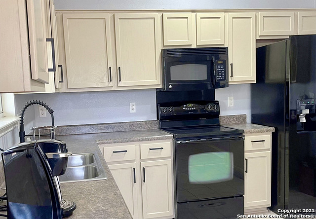 Image 3 of 12 For 10335 Tiger Hunt