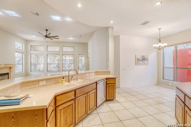 Image 11 of 25 For 34 Roseheart