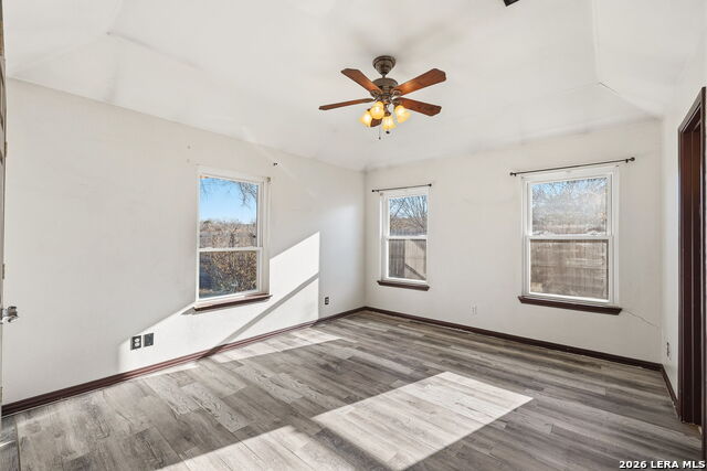 Image 13 of 26 For 2104 Geneva  