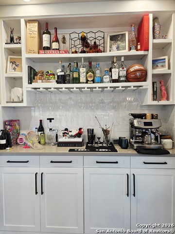 Image 20 of 28 For 511 Woodlawn Avenue E