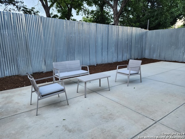 Image 26 of 28 For 511 Woodlawn Avenue E