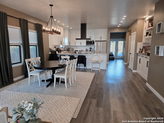 Image 5 of 28 For 511 Woodlawn Avenue E