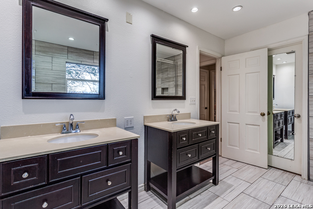 Image 23 of 45 For 24810 Broken Trail