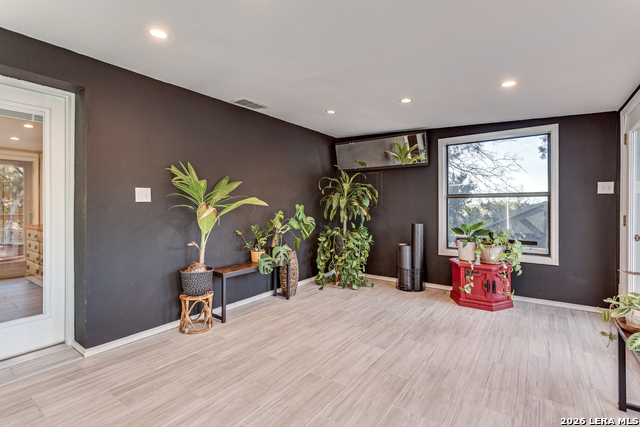 Image 26 of 45 For 24810 Broken Trail