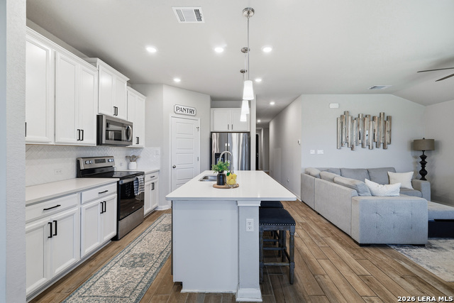 Listing photo id 8 for 3016 Toscana