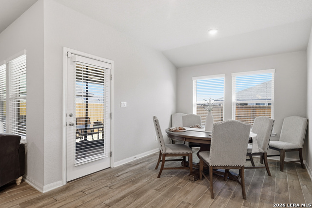 Listing photo id 10 for 3016 Toscana