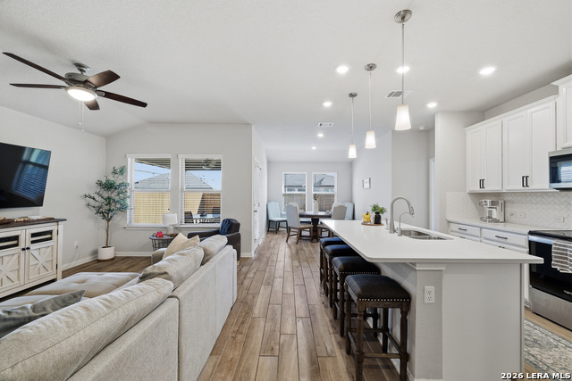 Listing photo id 1 for 3016 Toscana