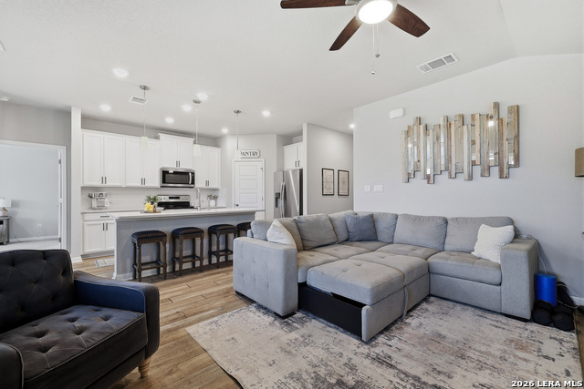 Listing photo id 4 for 3016 Toscana