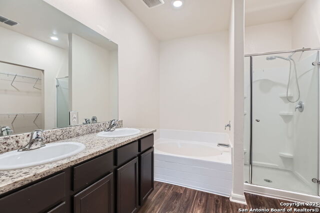 Image 22 of 31 For 11846 Latour Vly