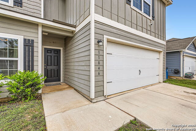 Image 4 of 31 For 11846 Latour Vly