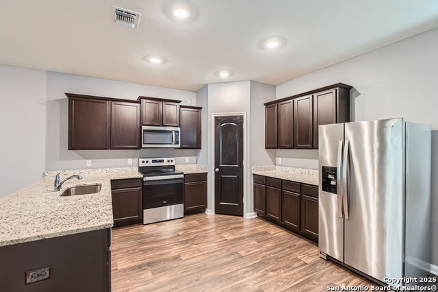 Image 5 of 31 For 11846 Latour Vly