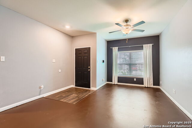 Image 7 of 31 For 11846 Latour Vly