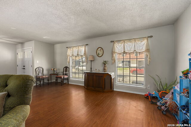 Image 10 of 37 For 1324 Klondike