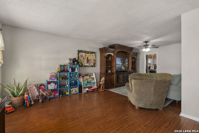 Image 11 of 37 For 1324 Klondike