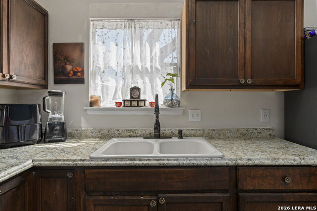 Image 18 of 37 For 1324 Klondike