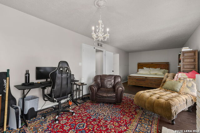 Image 23 of 37 For 1324 Klondike