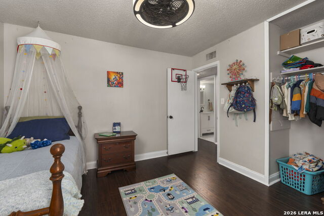 Image 29 of 37 For 1324 Klondike