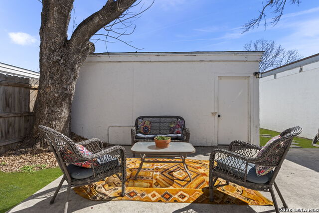 Image 32 of 37 For 1324 Klondike