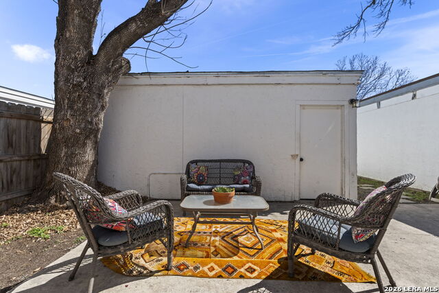 Image 35 of 37 For 1324 Klondike