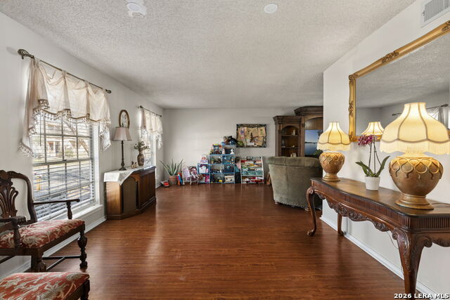 Image 5 of 37 For 1324 Klondike