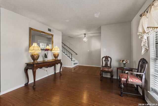 Image 6 of 37 For 1324 Klondike