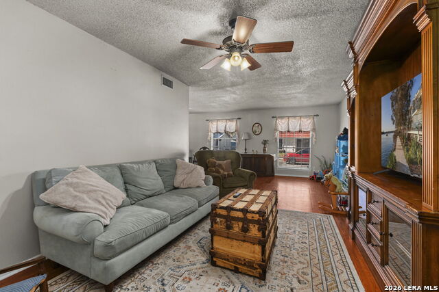 Image 8 of 37 For 1324 Klondike