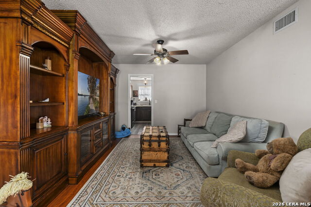 Image 9 of 37 For 1324 Klondike